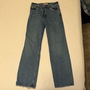 Abercrombie & Fitch the 90’s relaxed Jean high rise